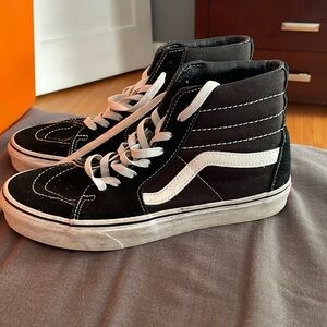 Men’s 7.5 Vans high top skateboard shoes